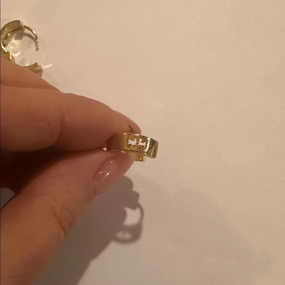 N/A elegant gold